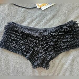 Spirit Halloween ruffled hotpants M/L